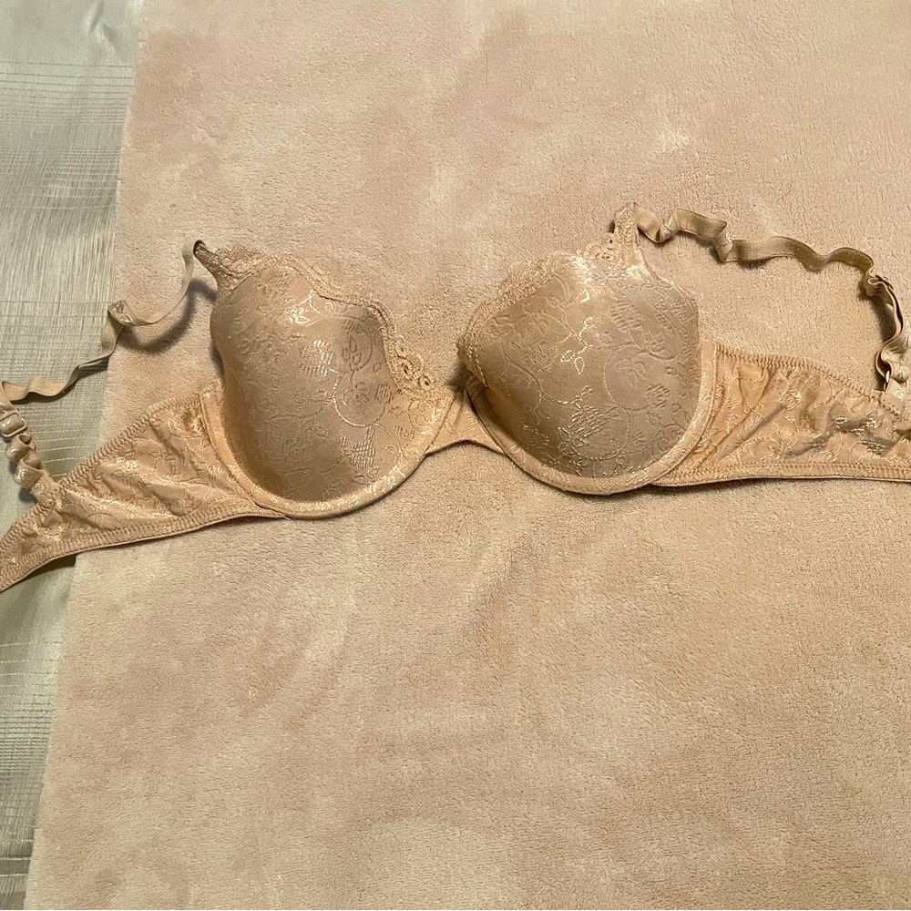 Beige Maidenform Rendezvous bra in size 34D